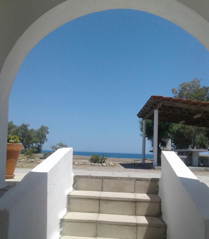 Vamare Beachfront House Gennadi Bagian luar foto