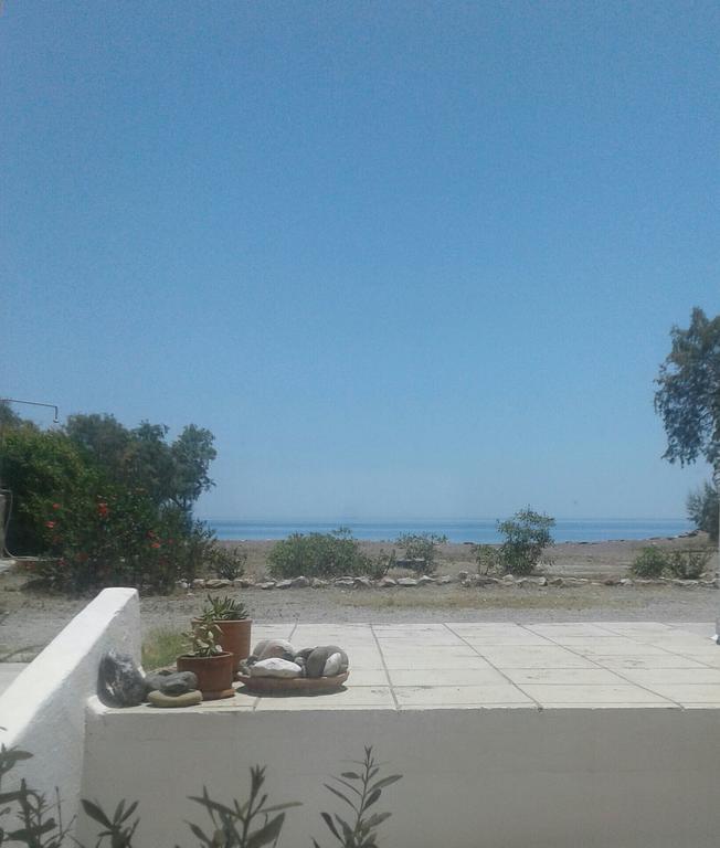 Vamare Beachfront House Gennadi Bagian luar foto