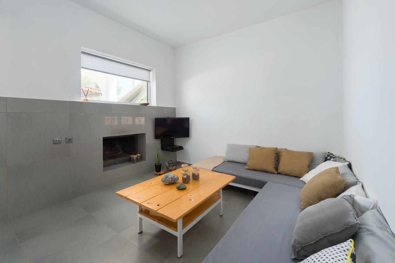 Vamare Beachfront House Gennadi Bagian luar foto